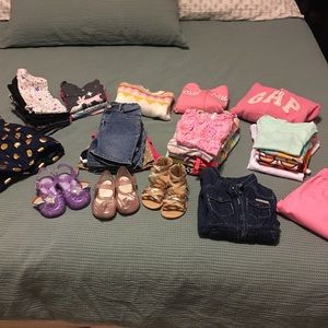 36pc bundle of girl’s clothes. Excellent cond. 2T